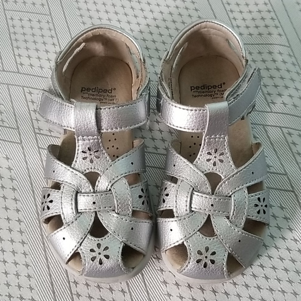 Pediped sandals size 23 or size 6 toddler